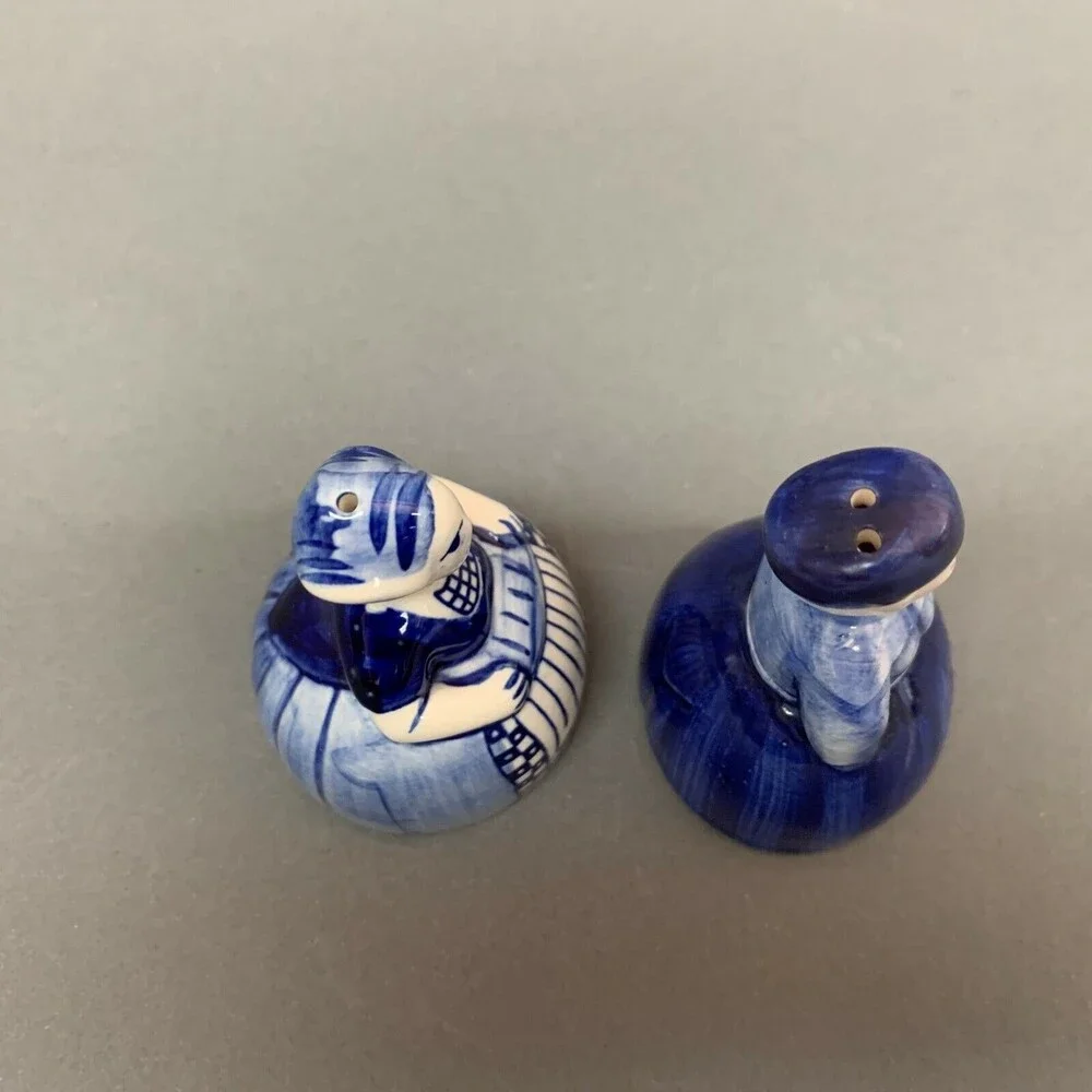 Delftware Elesva Dutch Holland Boy Girl Man Woman Salt Pepper Shakers Blue White